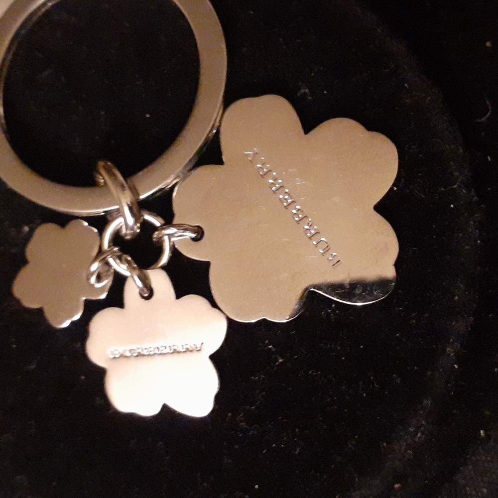 Burberry  Enamel Graduated Triple Flower Keychain Bag Charm NEW - Picture 3 of 5
